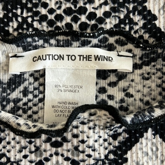 Snakeskin print semi-sheer Tee - Picture 2 of 5